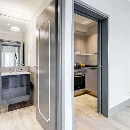 Trevi Area Penthouse Рим