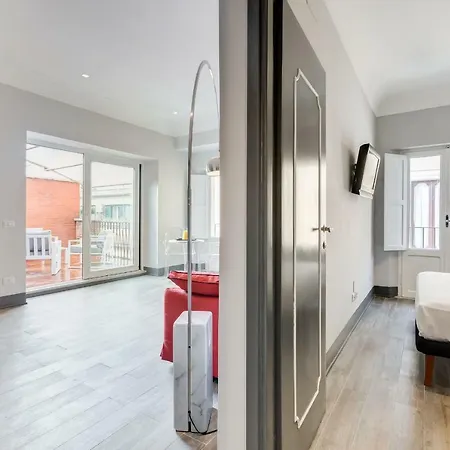 Trevi Area Penthouse Apartment