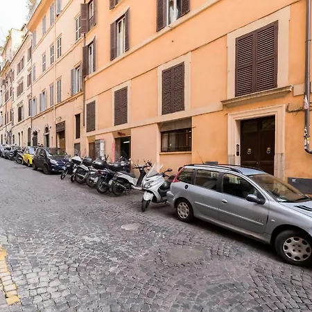 Trevi Area Penthouse Apartment *